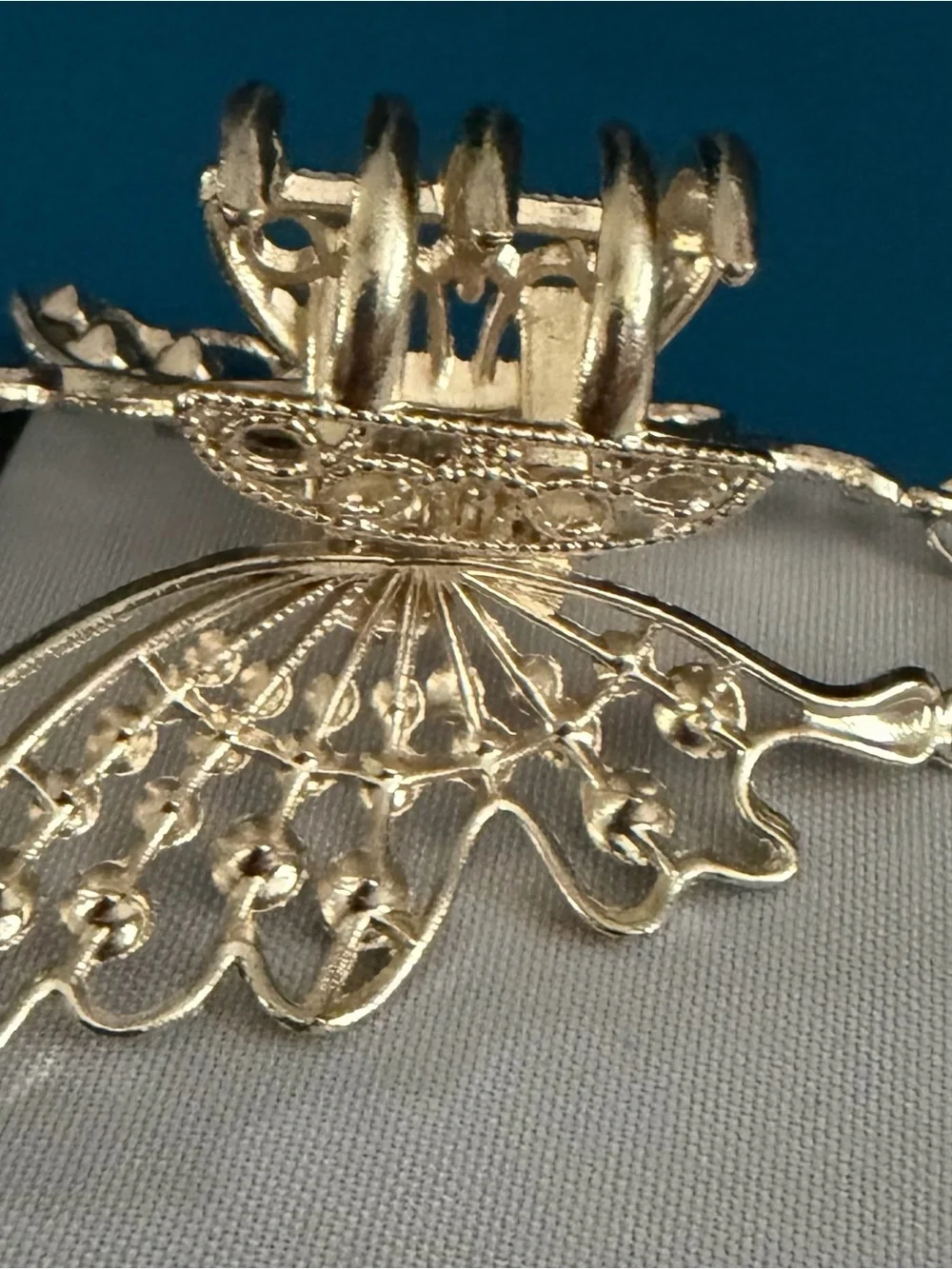 Silver tone hair claw clip- Elegant Women’s Jewelry
